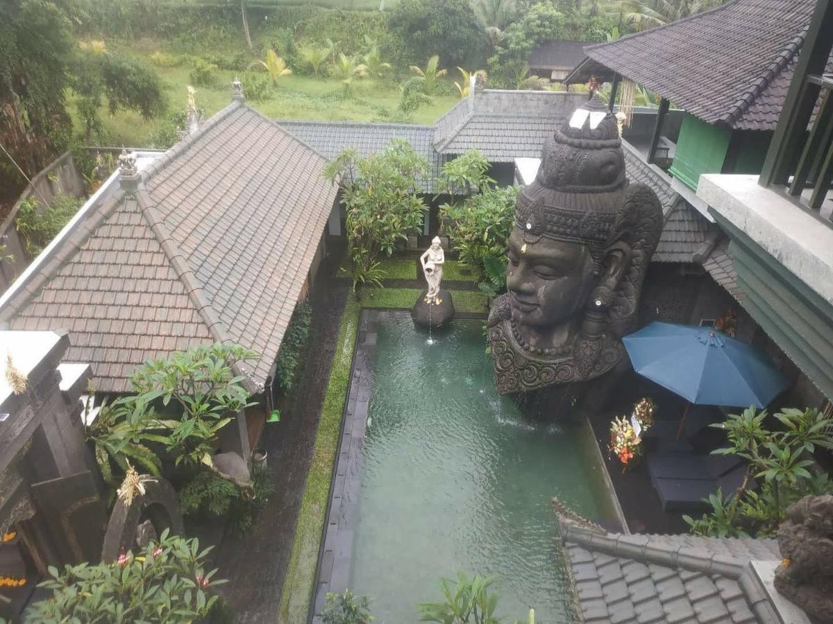 Hotel Huts Rock