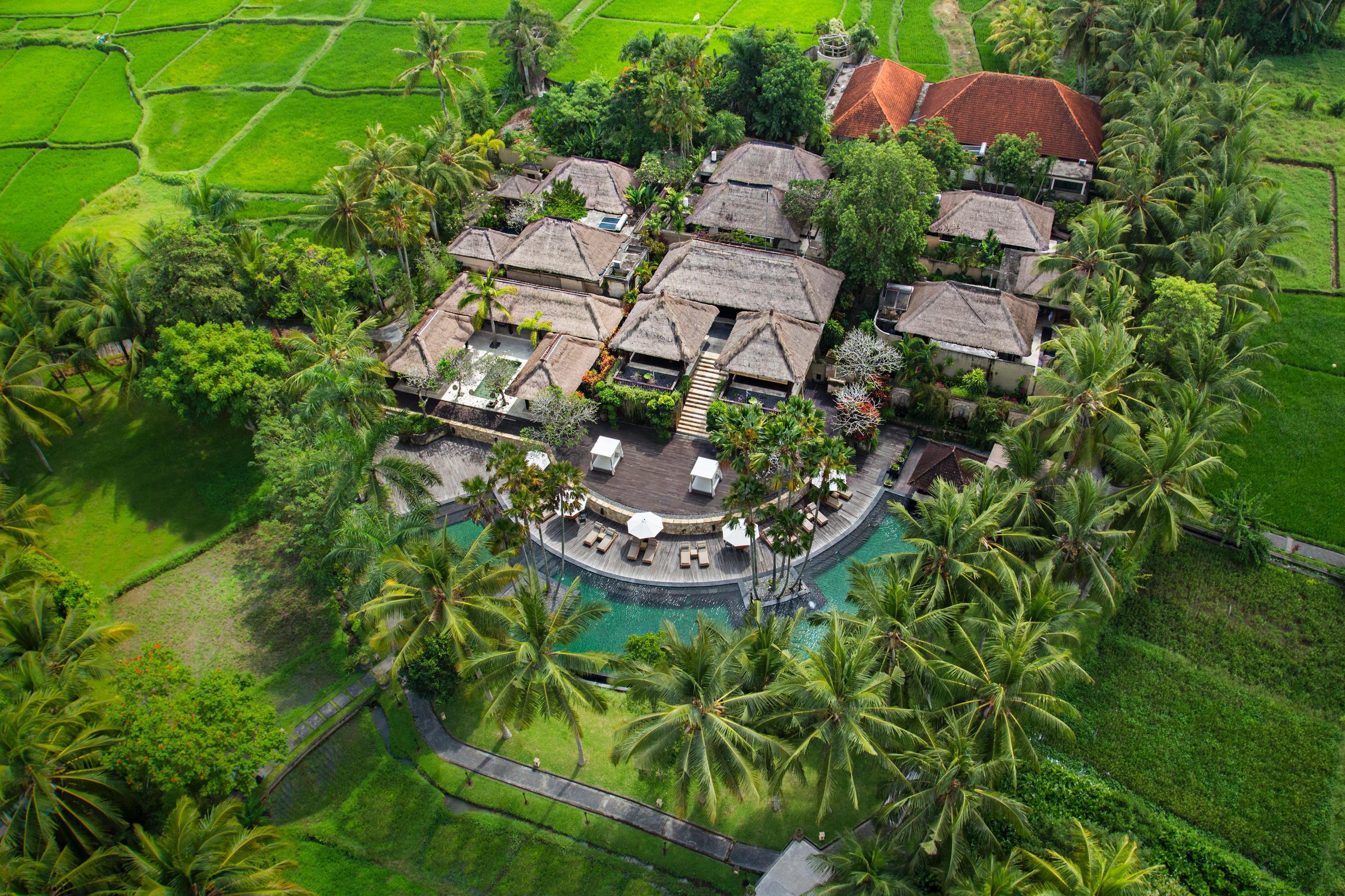 Resort The Village &