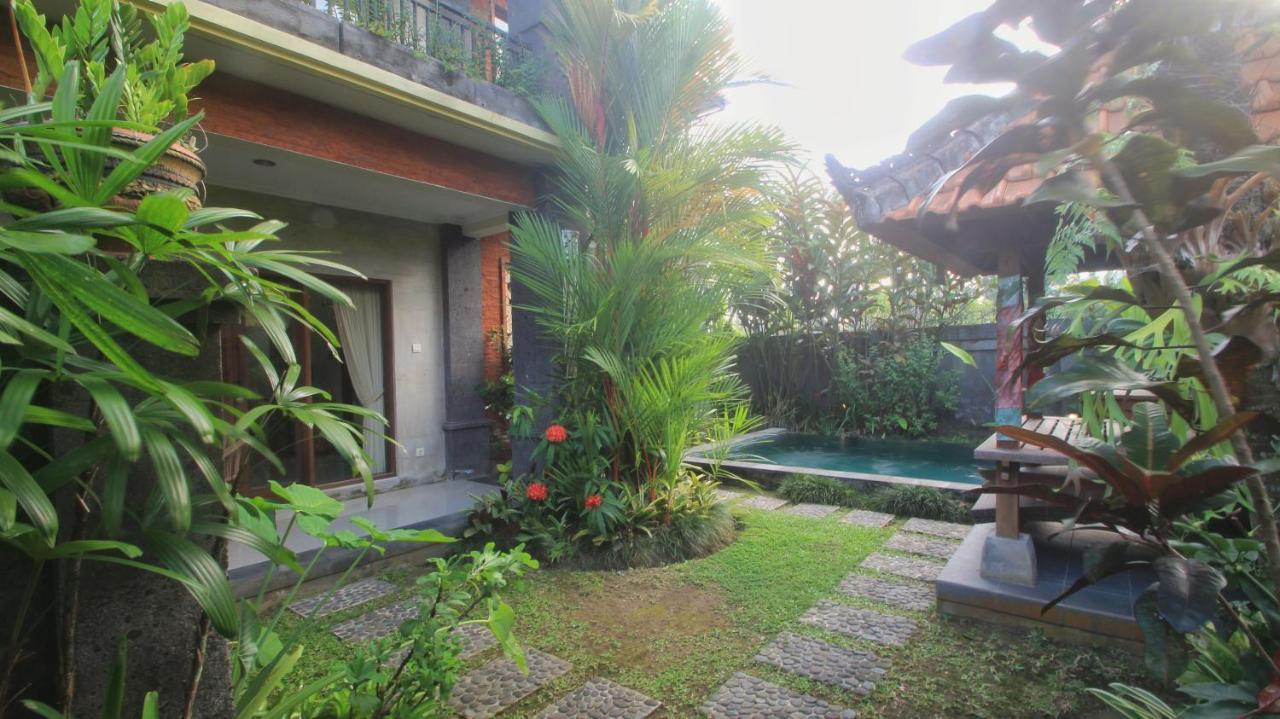 The Suci Sari