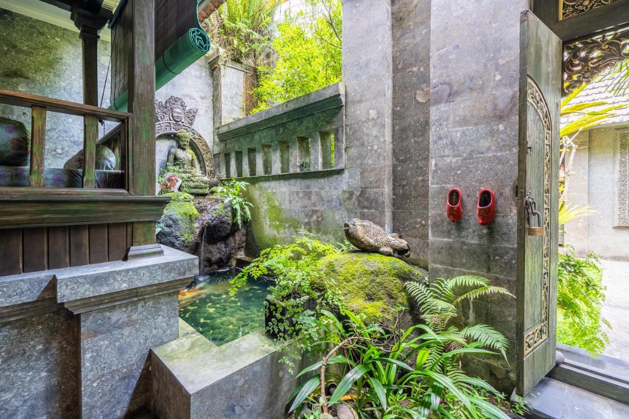 Huts Rock Hotel *