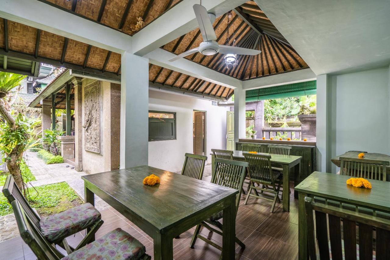 Hotel Huts Rock