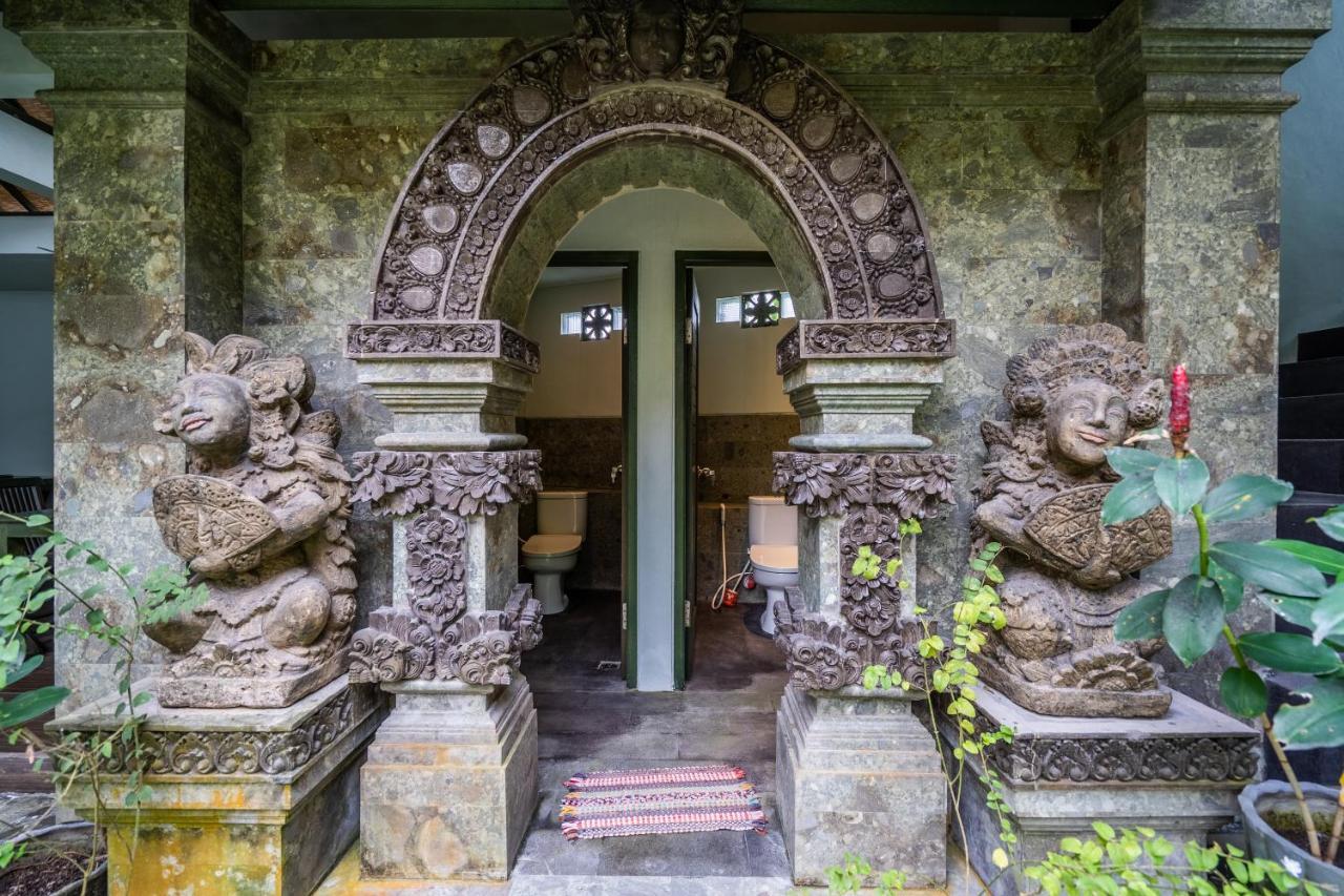 Huts Rock Hotel