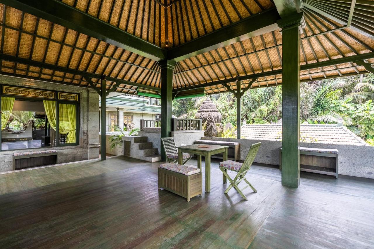 Huts Rock Hotel