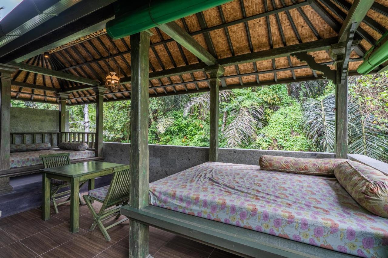 Hotel Huts Rock