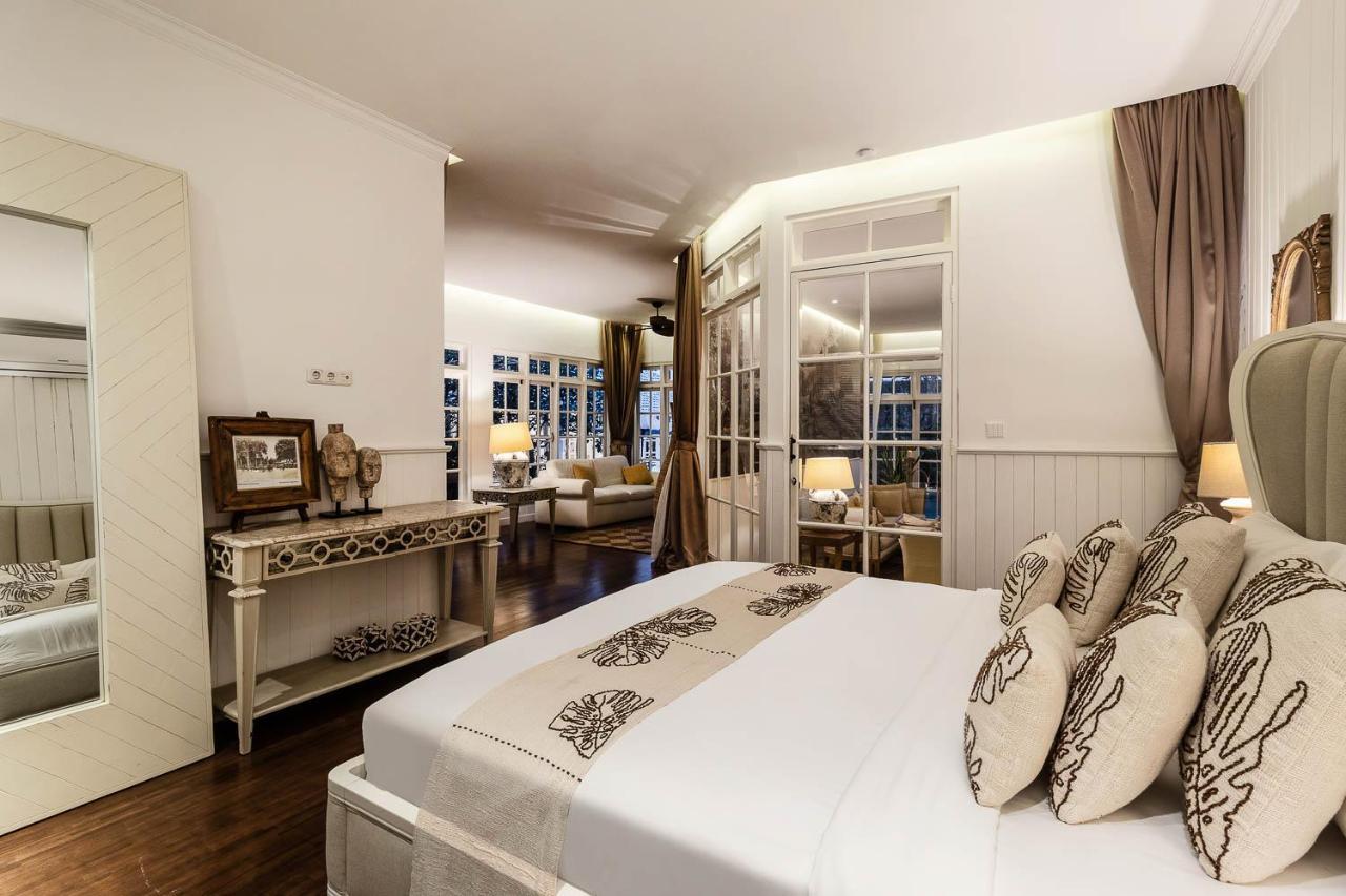 Villa Symphony White By Balisuperhost *