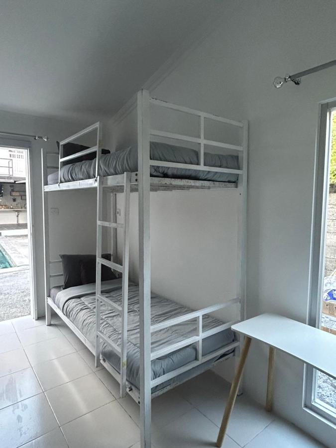 Gasthuis White Sandat *