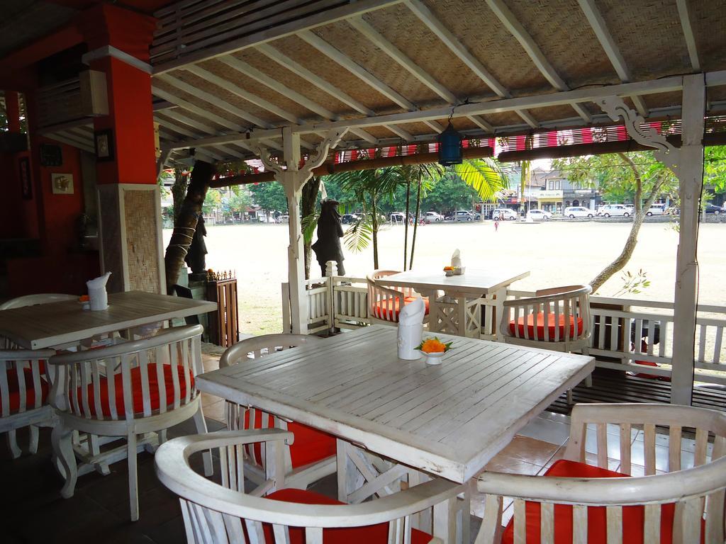 Wahyu And Restaurant Holiday park Ubud (Bali)