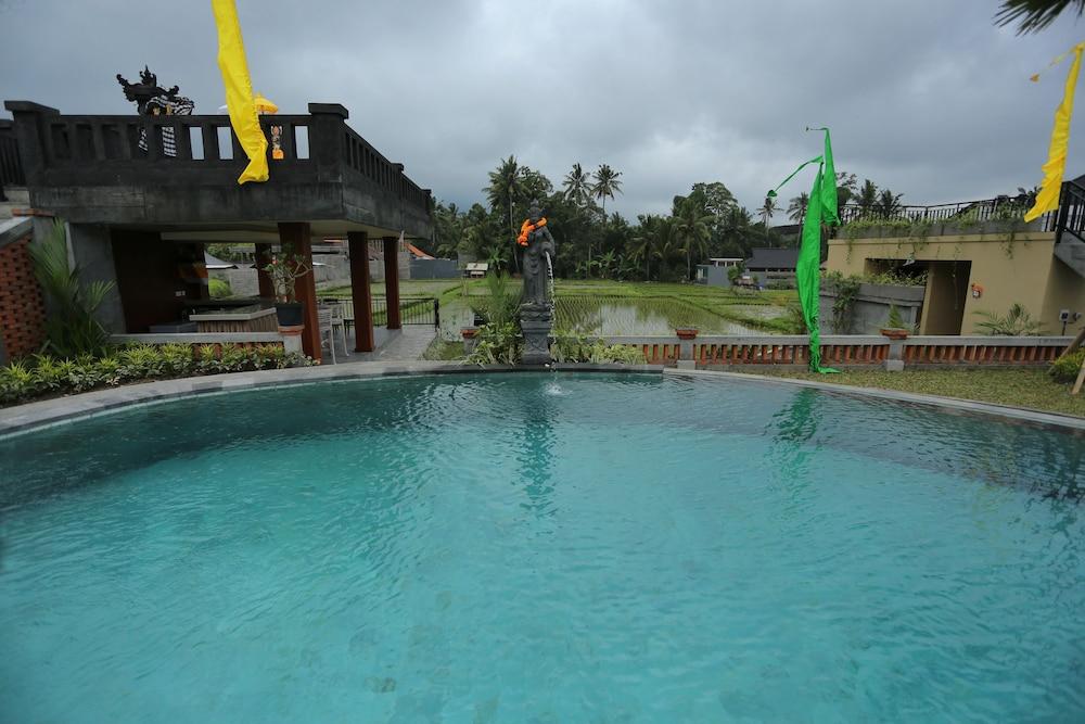 Darra Ria Villa *