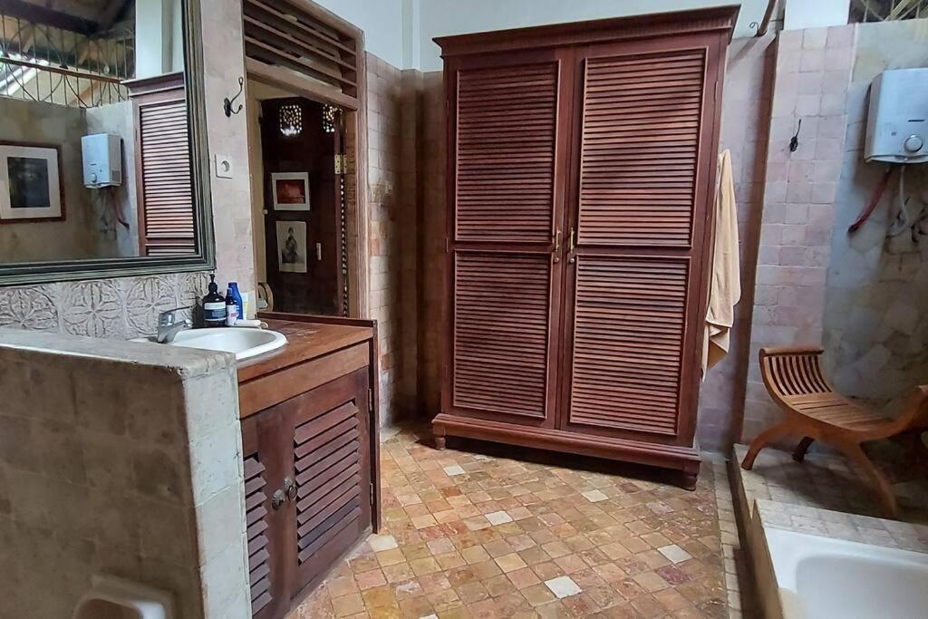 Bahay bakasyunan Wooden House Peliatan *