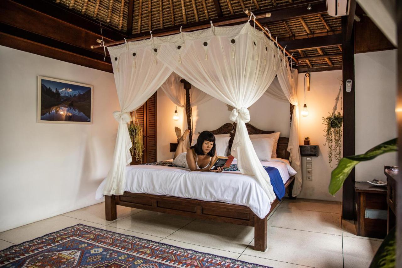 Anahita Luxury