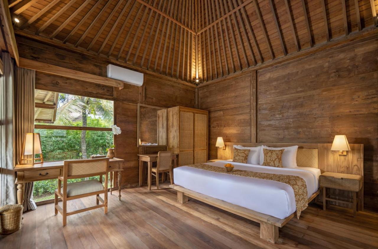 Resort Rumah Kayu 4*
