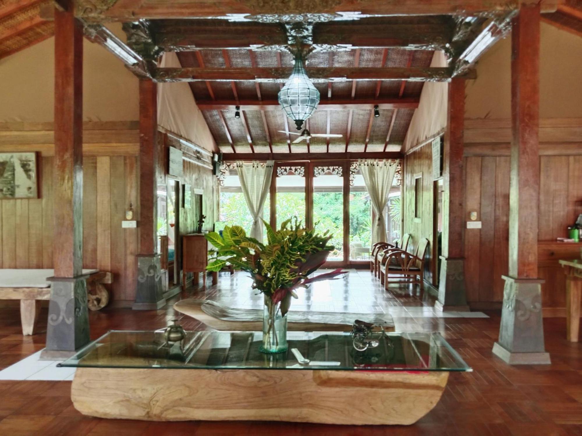 Malathi Traditional Joglo House With Pool View Villa *