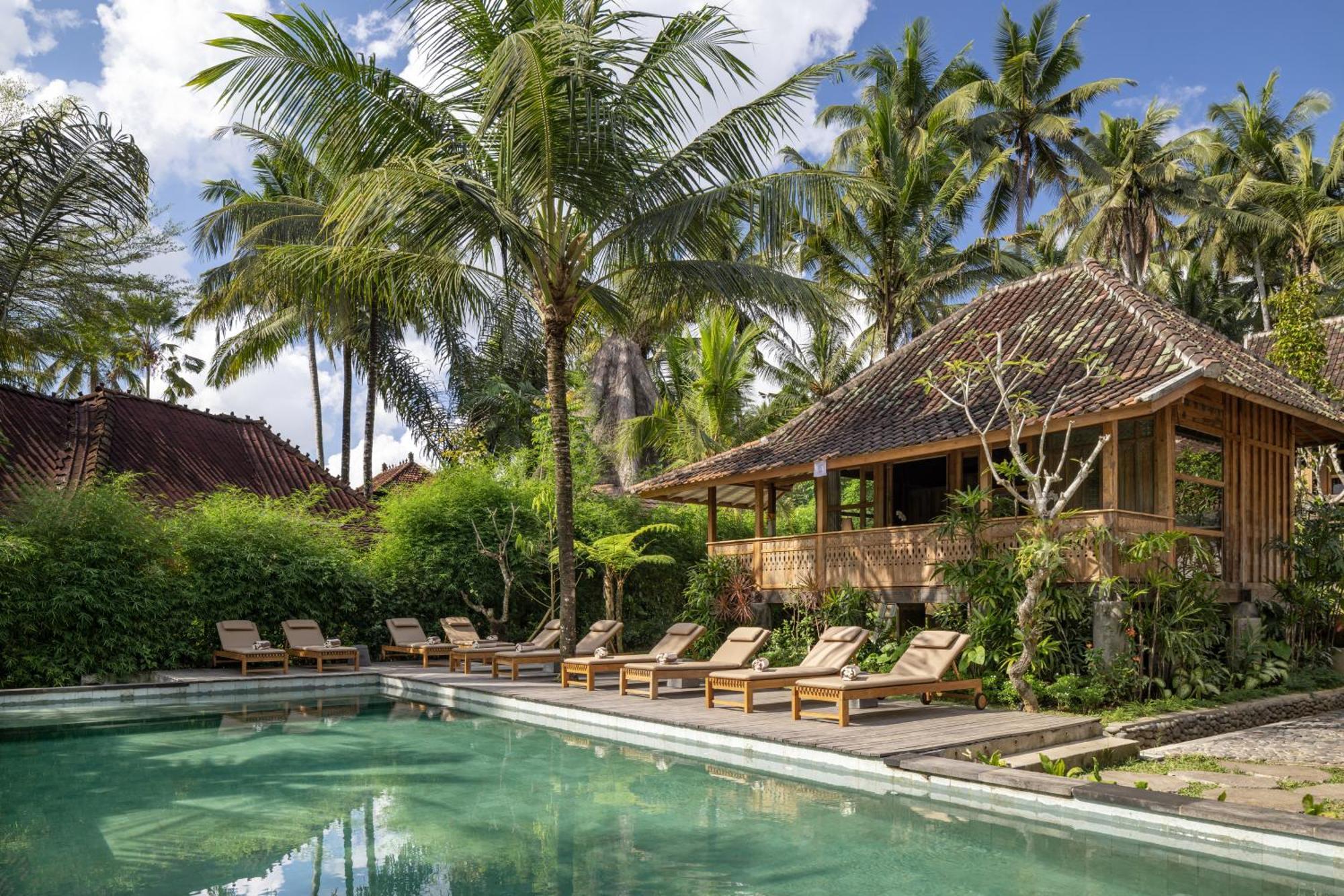 Resort Rumah Kayu 4*
