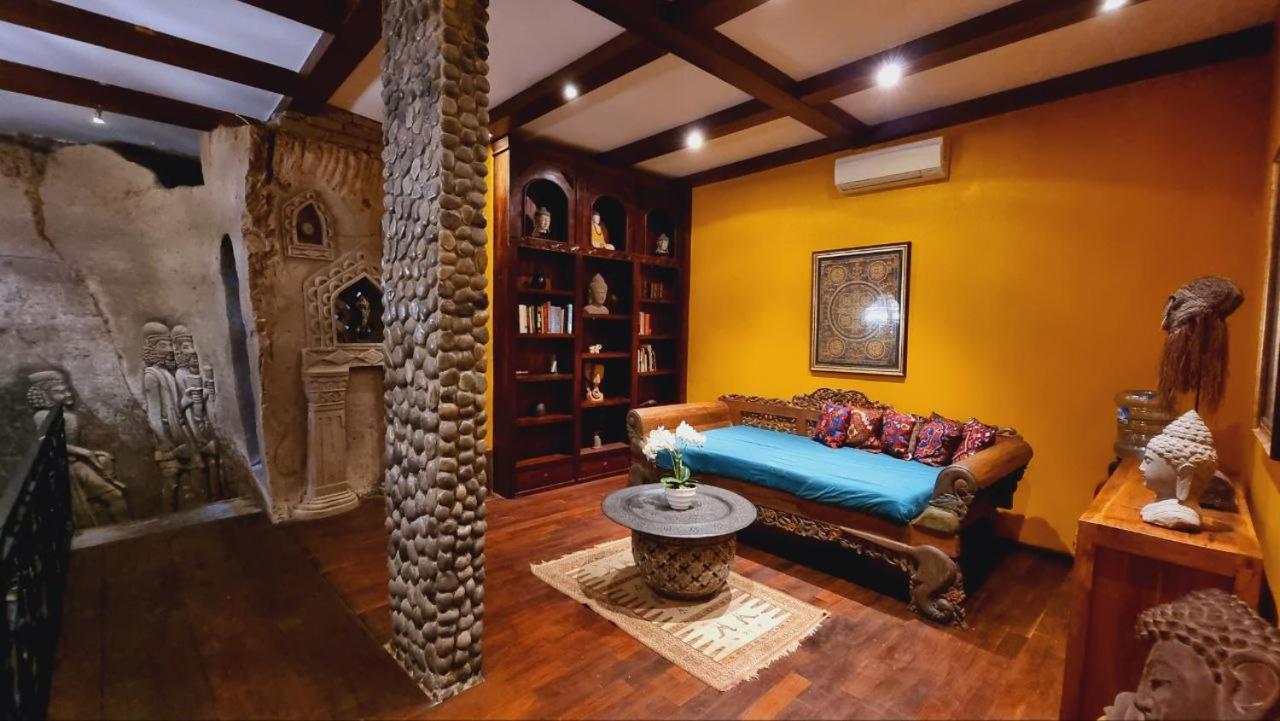 Vila Avalon Castle &