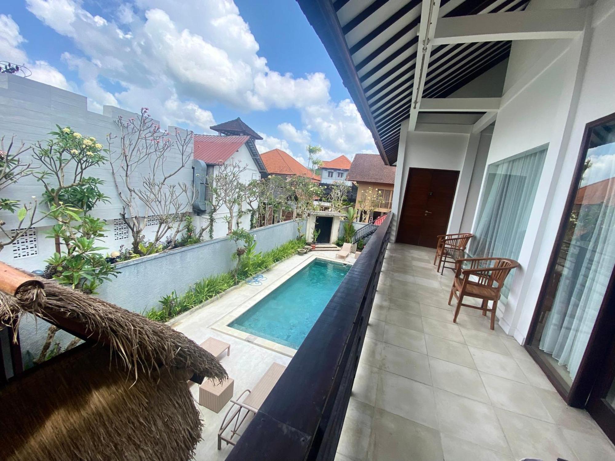 Grey House Monkey Forest 3*