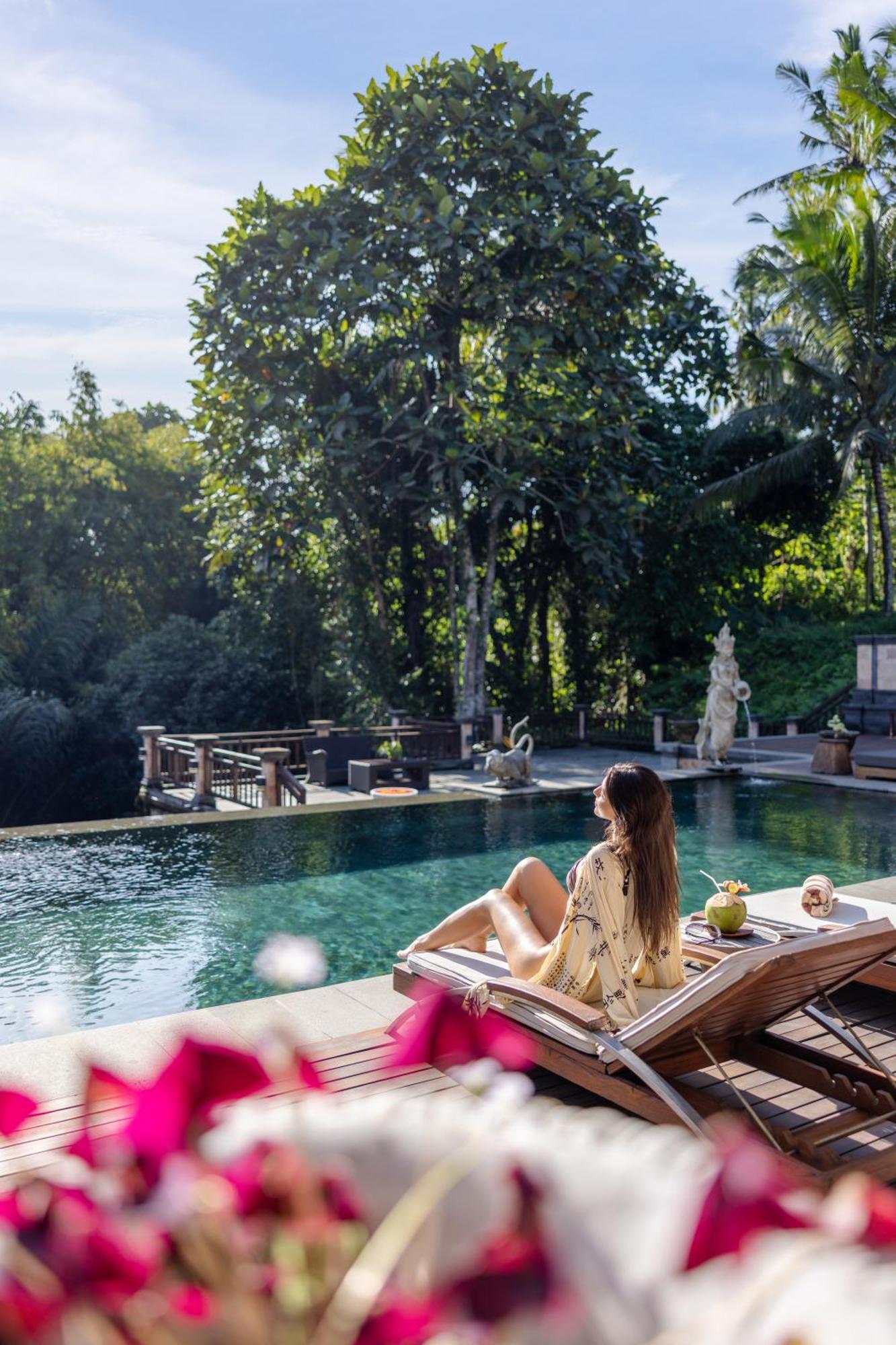 Hotel The Pari Sudha 3*