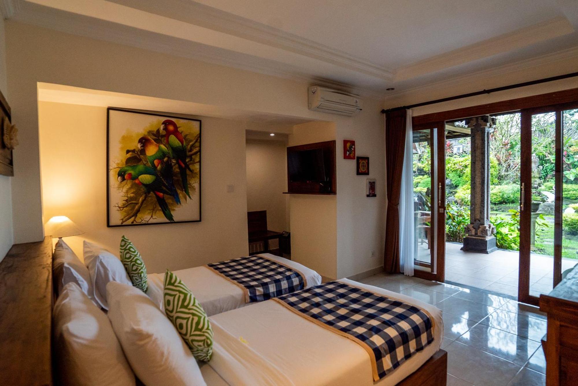 Capung Villa *