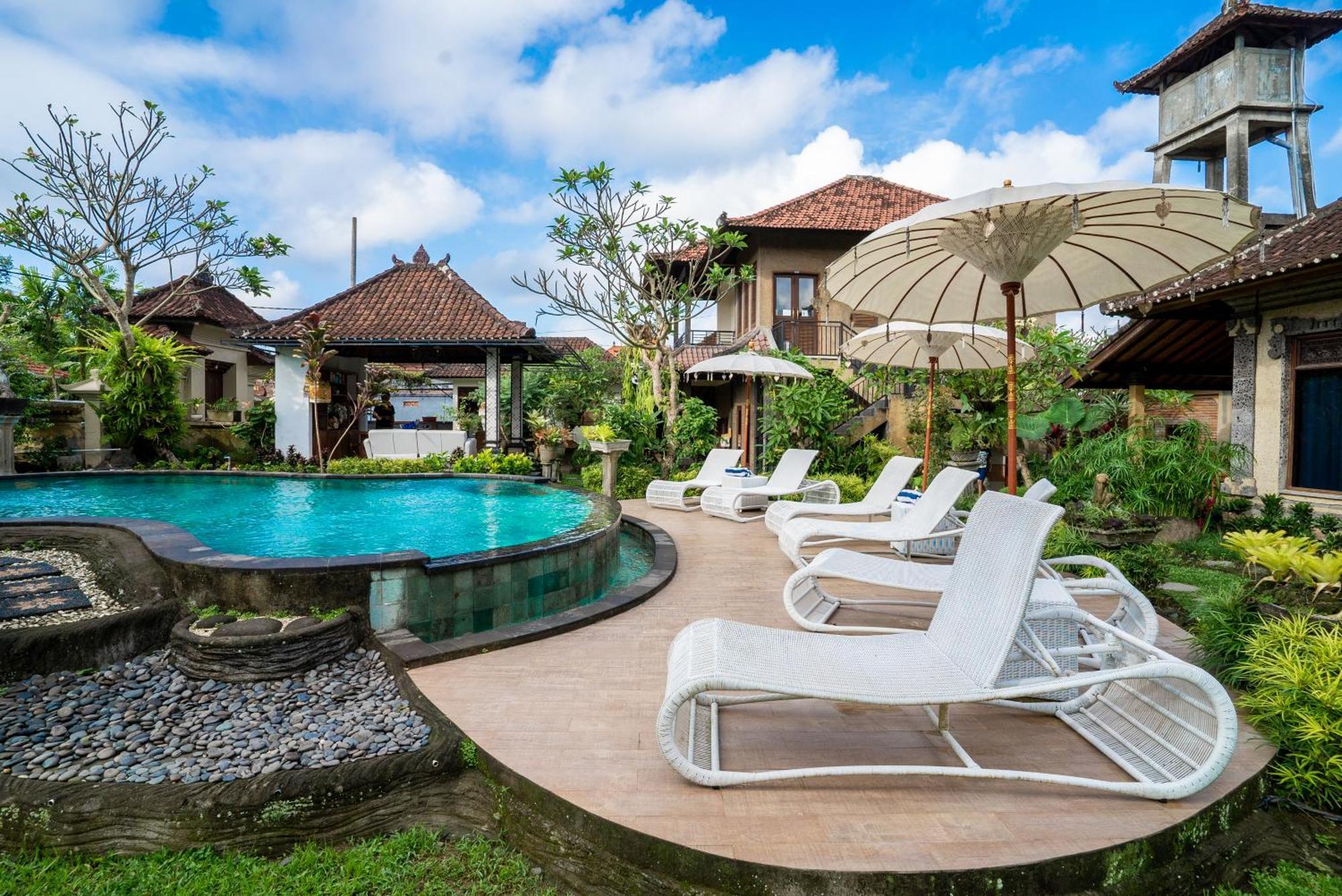 Capung Villa *