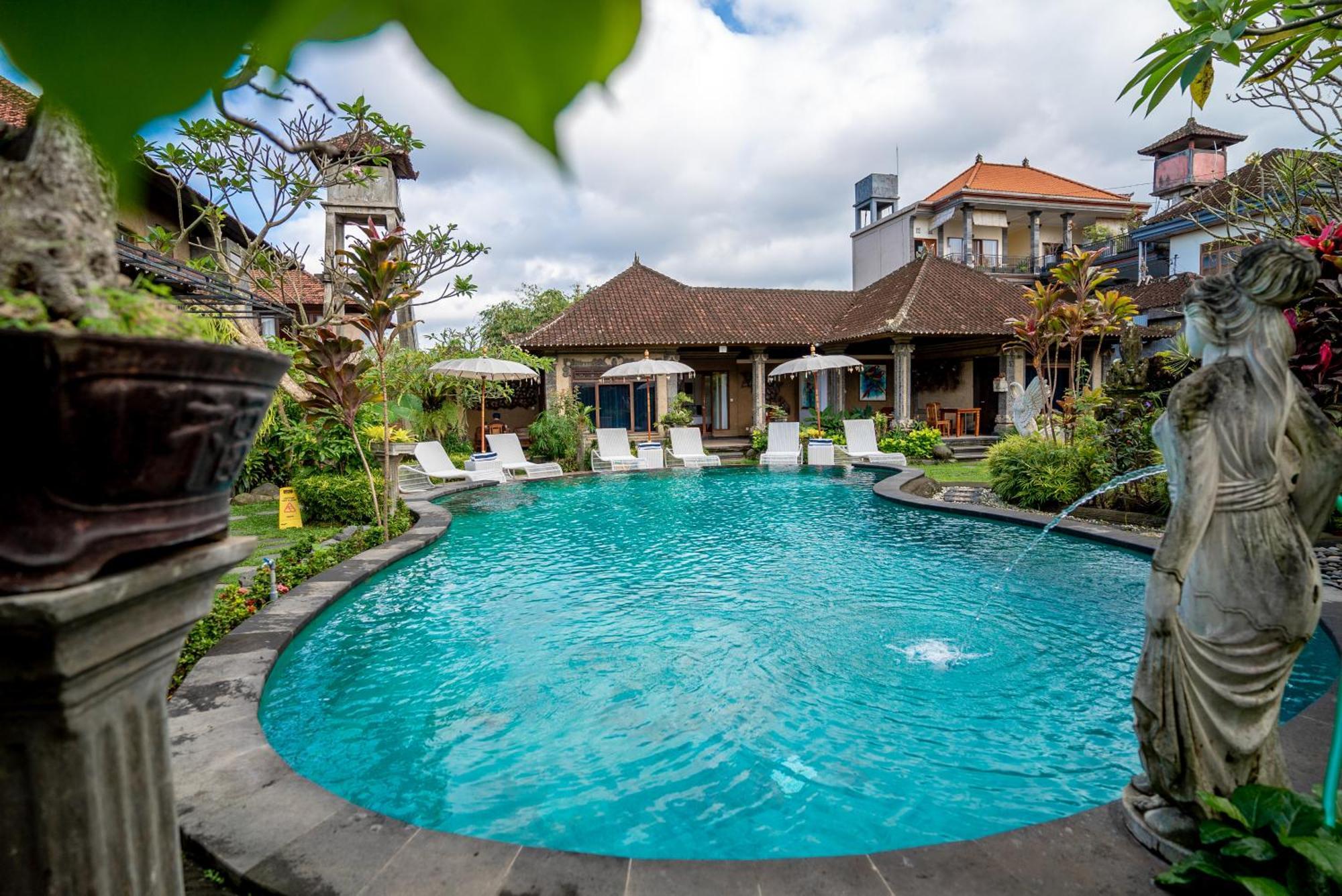 Capung Villa *