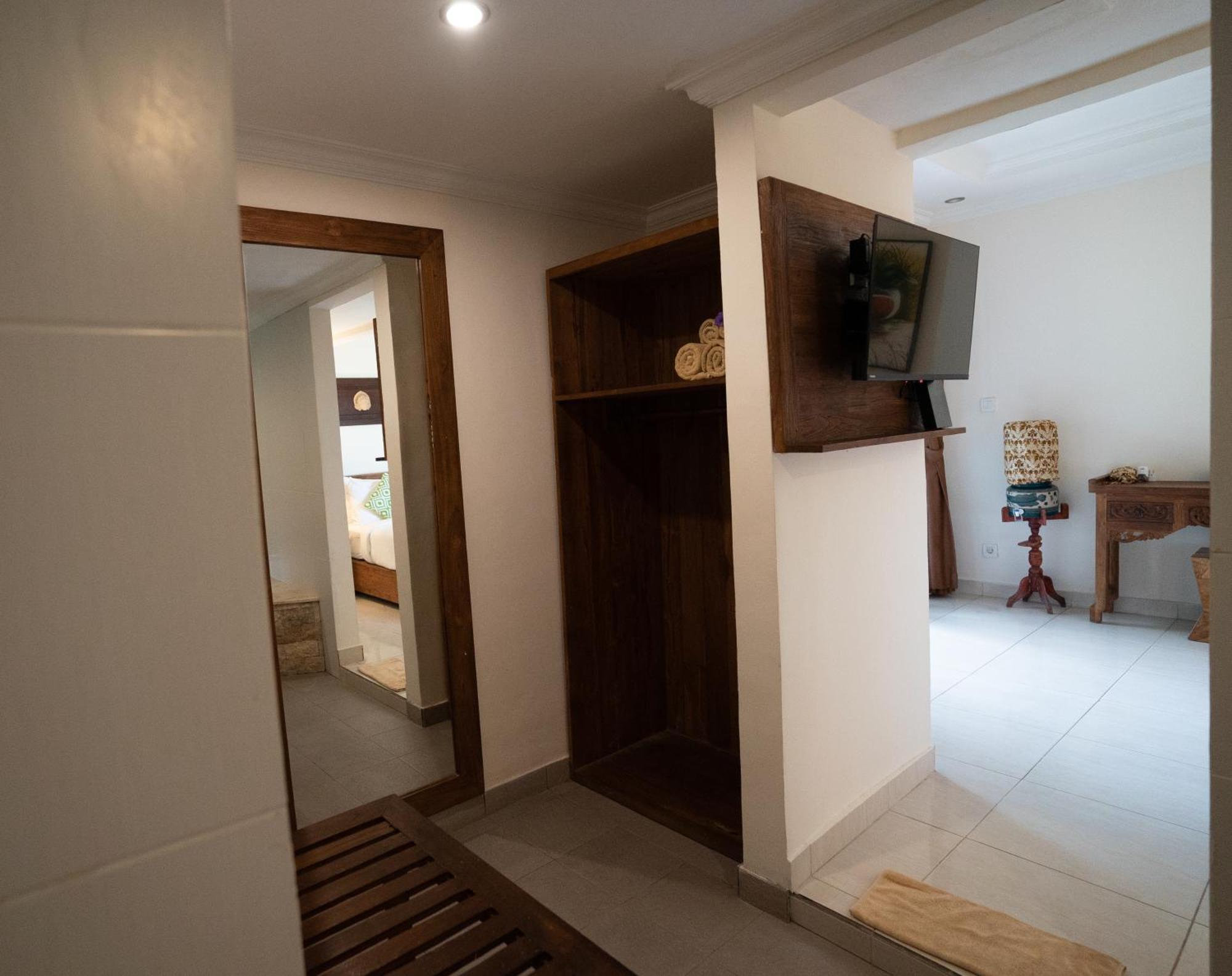 Capung Villa *