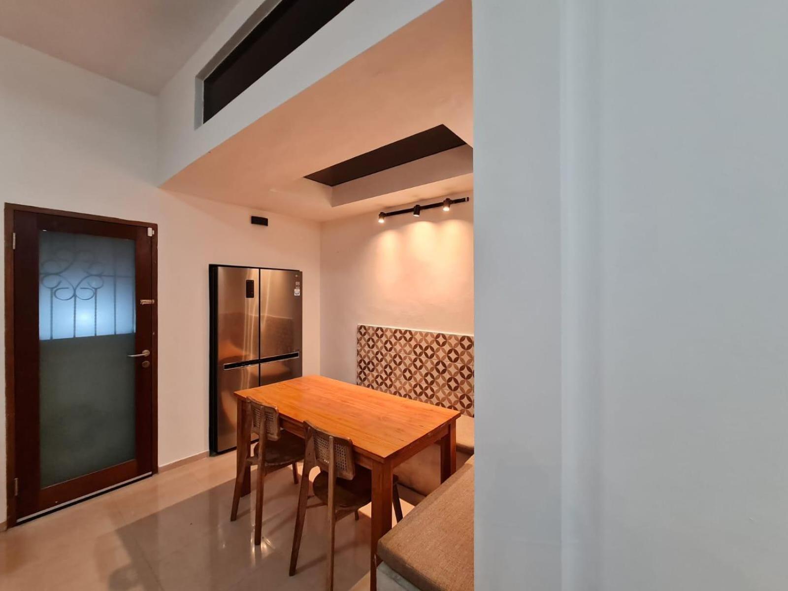 Sayan M Villa *