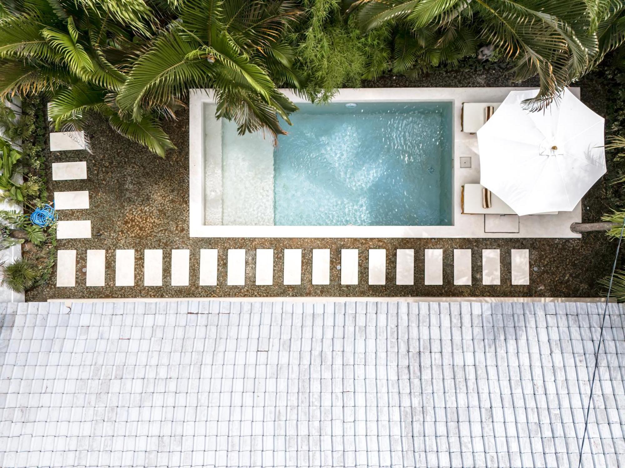 Udara By Evdekimi - Sapcious 4bd Pool With Lush Garden At Artistic Center Of