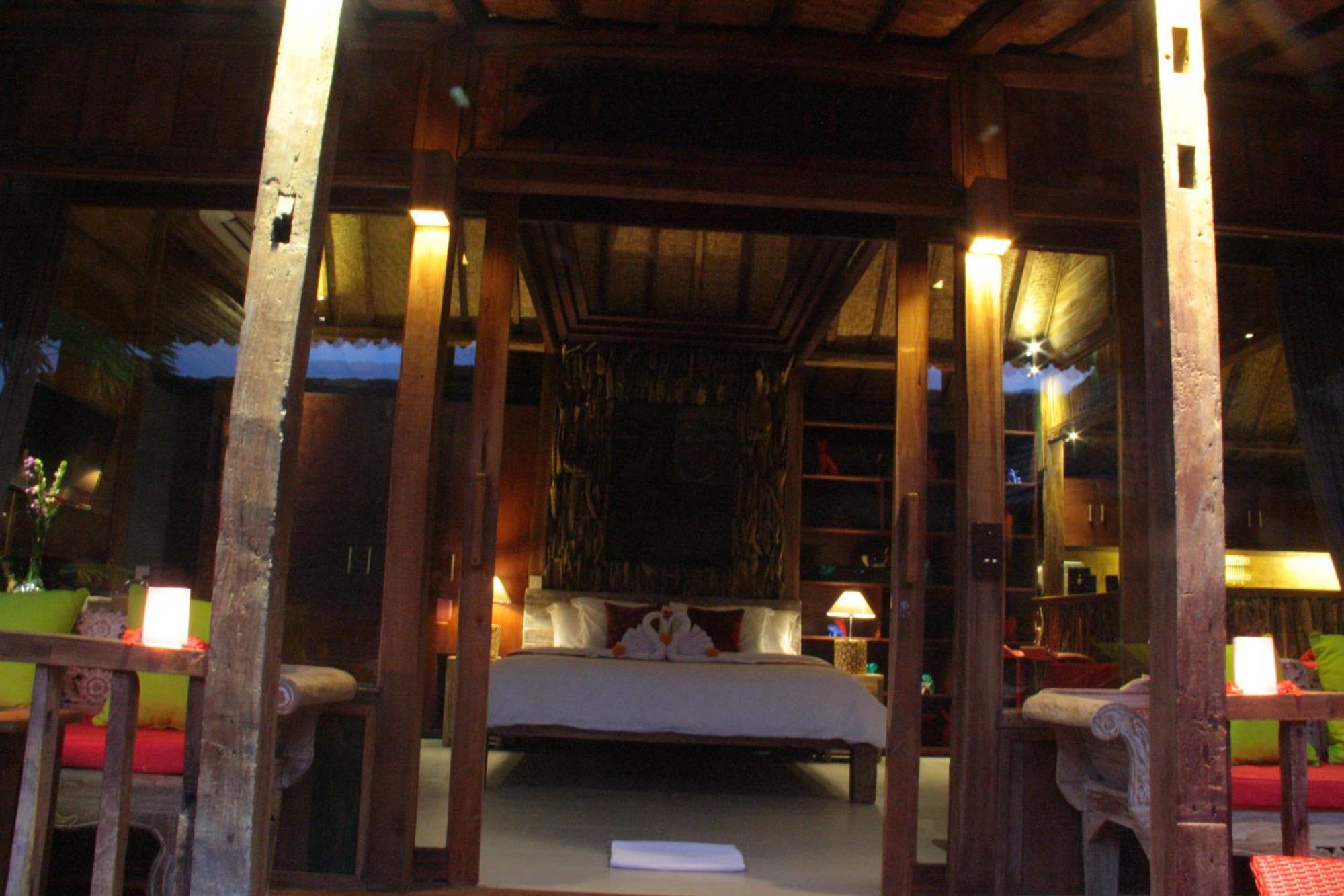 Villa Virgin *