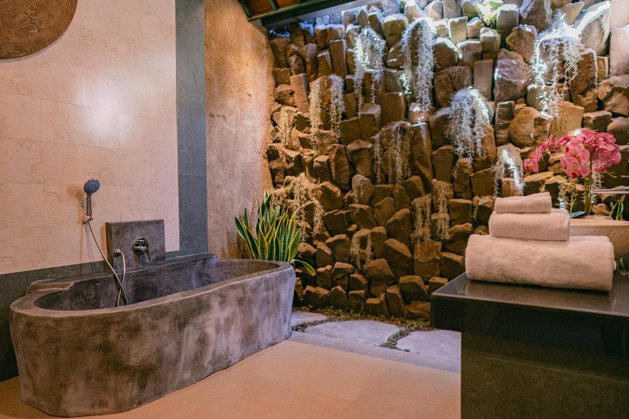 2 Seasons : Star - Luxury With Private Pool