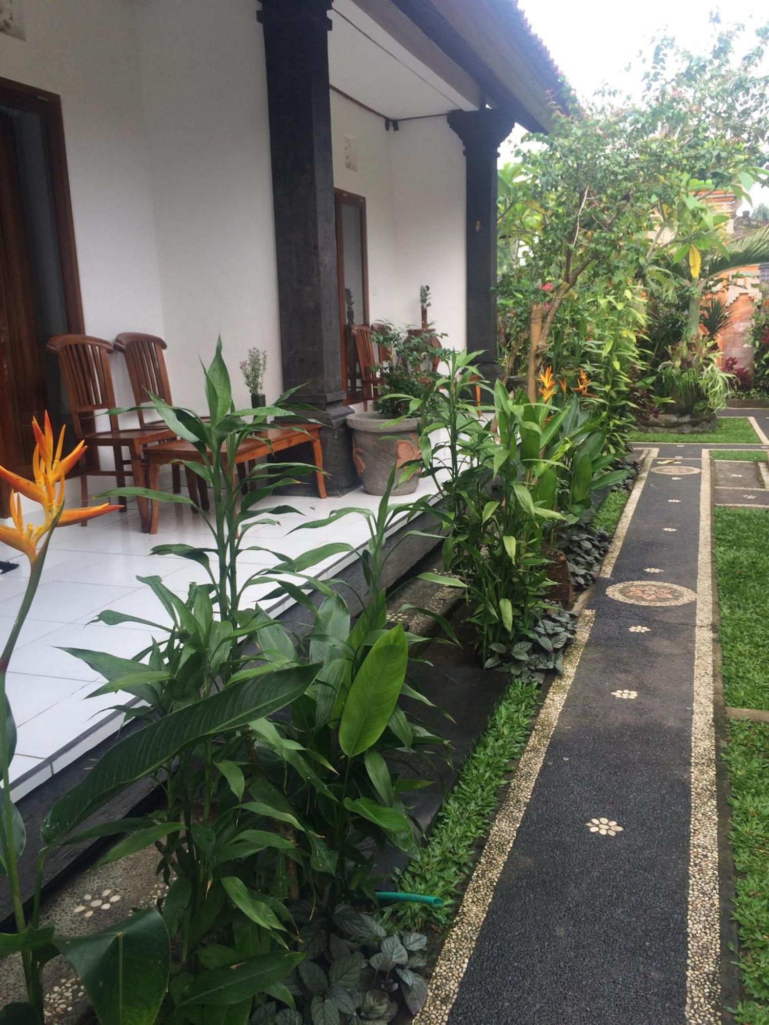 Ayu Bed & Breakfast