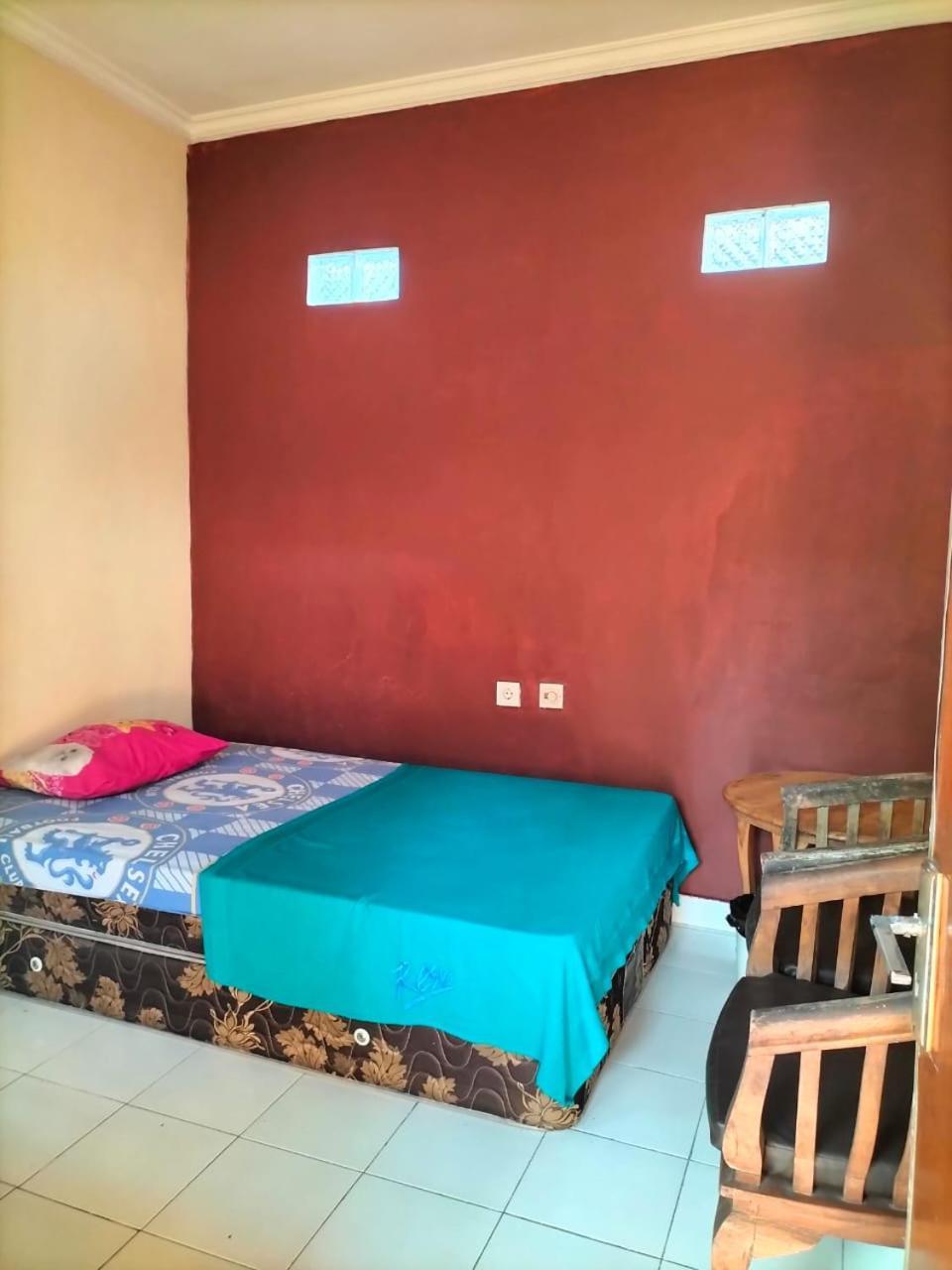 Leket House *