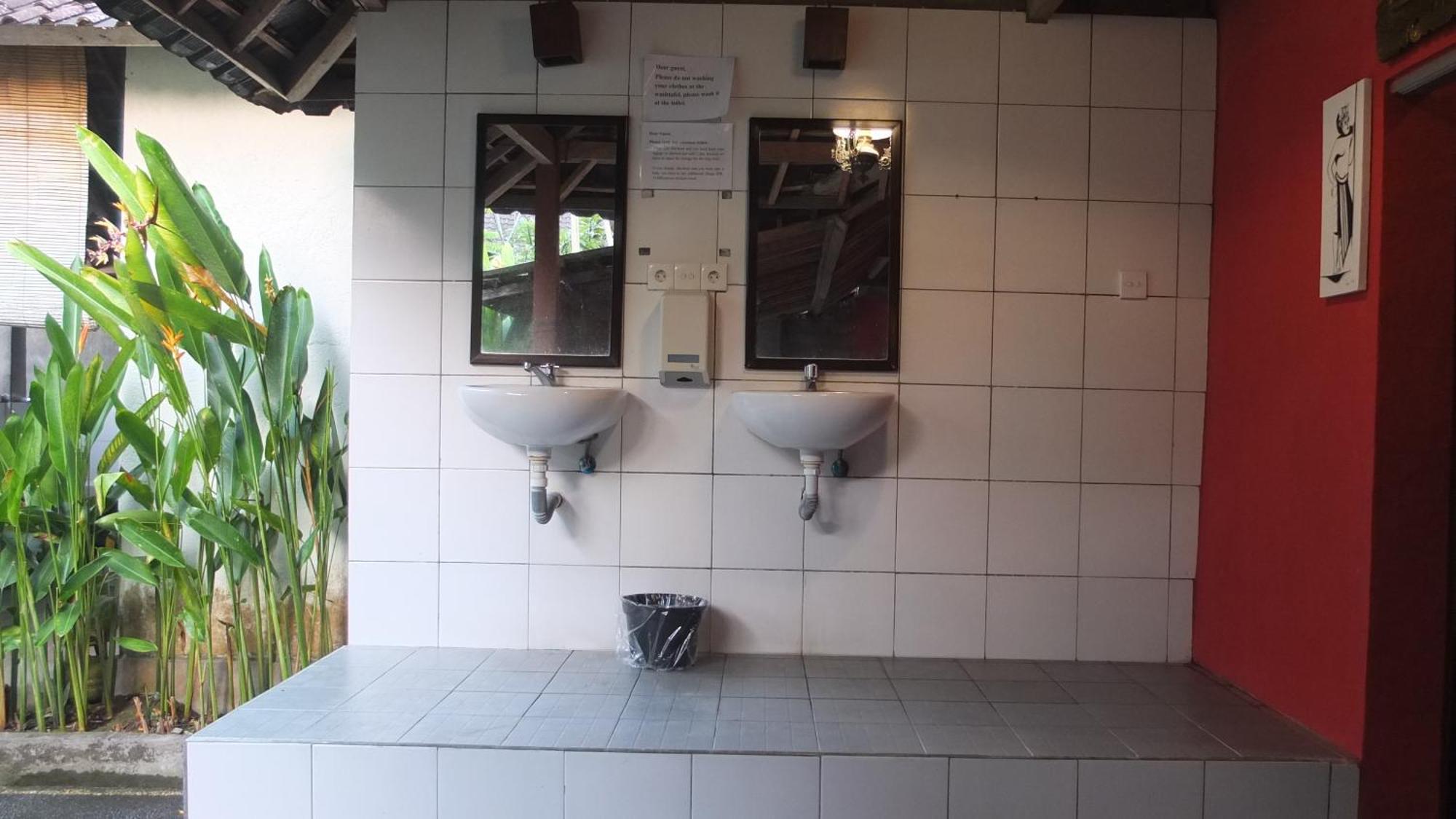 Gasthof Leket House