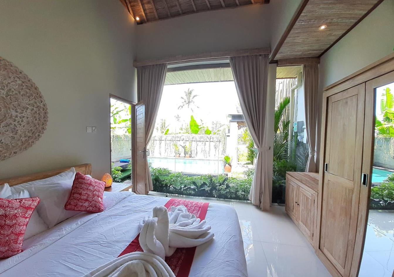 Mb Villa *