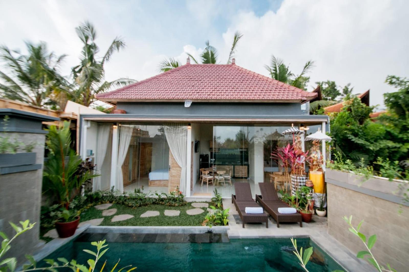 Mb * Ubud (Bali)