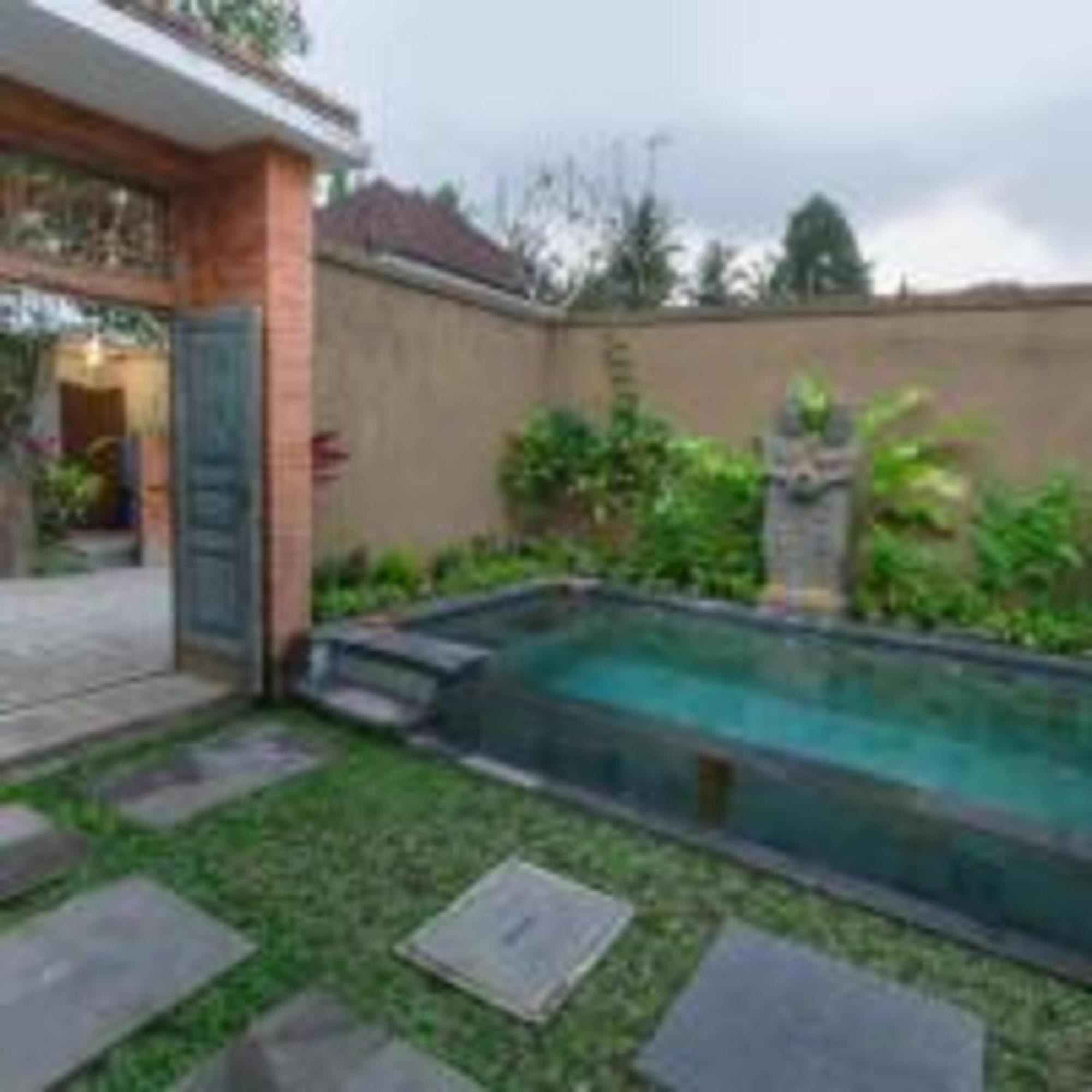 Red Lily By Prasi * Ubud (Bali)