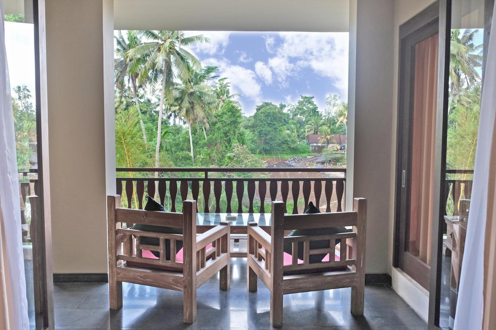 Field Resort