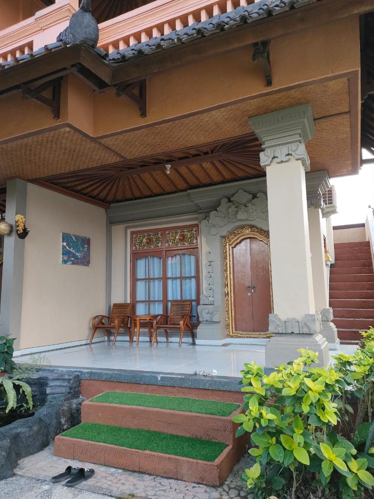 Villa Sri Sunari Quest House *
