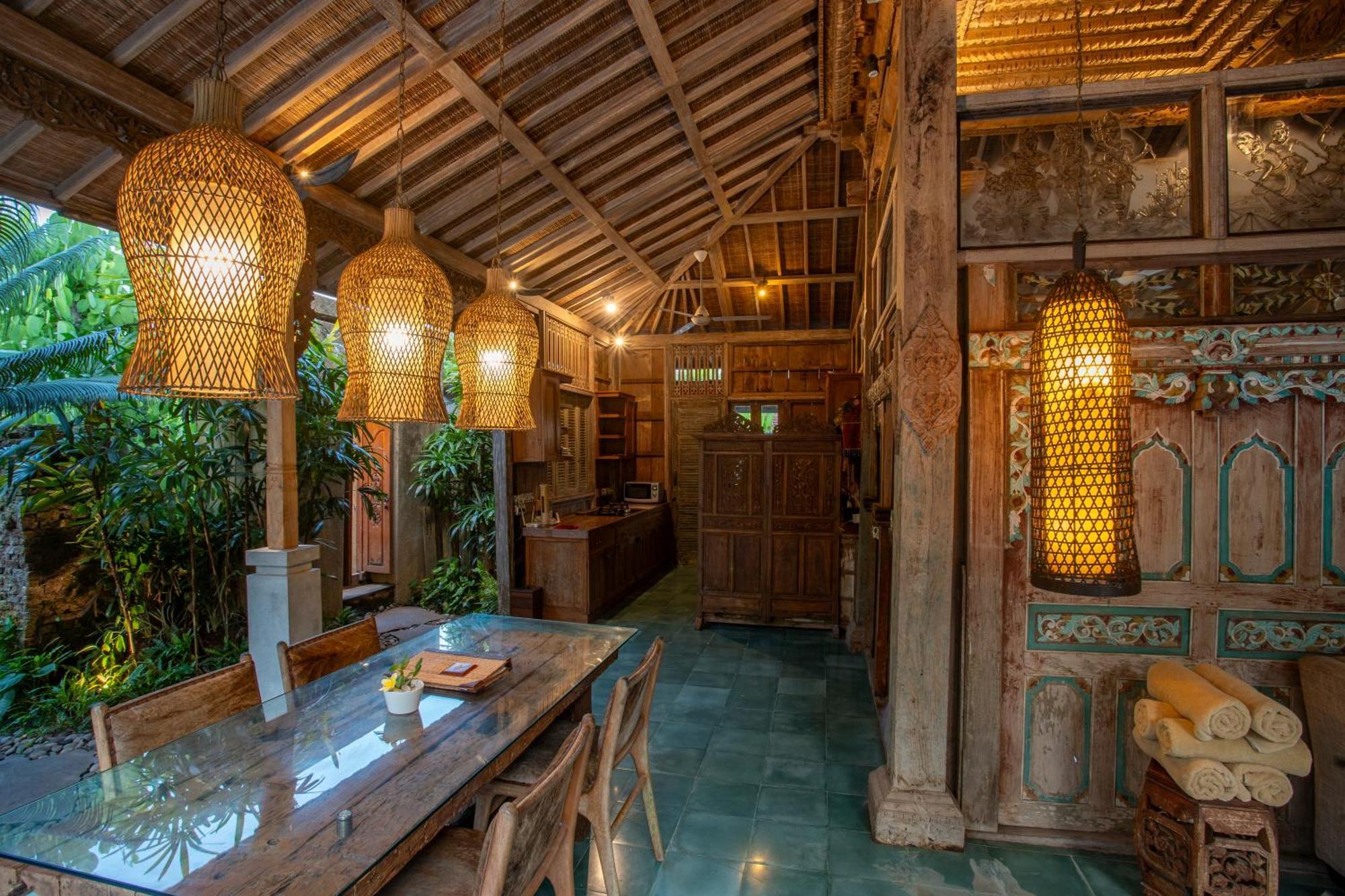 Aryaswara 3*