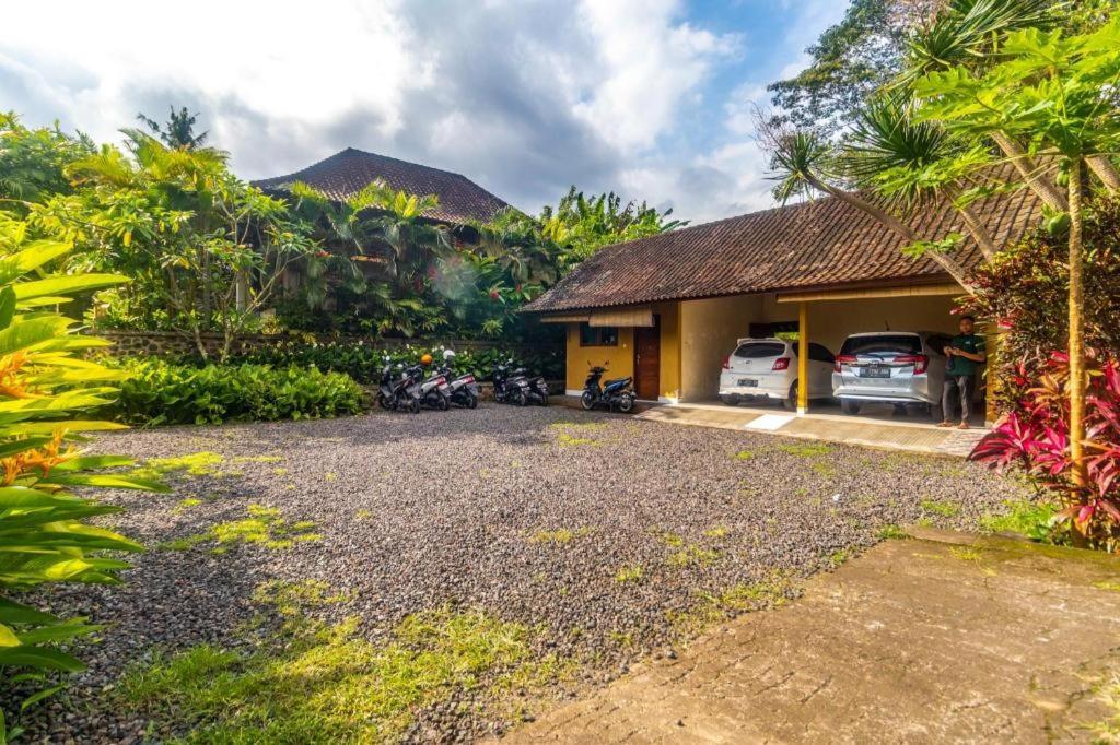 Pelangi Sidemen 4*