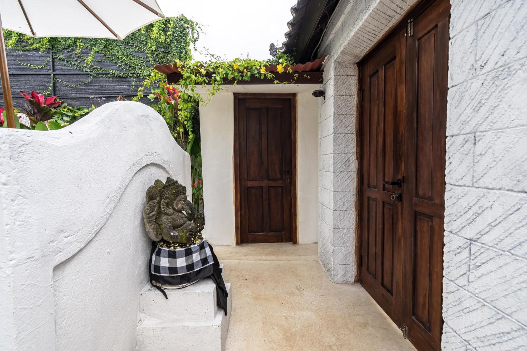 Moonlight Evdekimi - Stylish 2br Escape With Tropical Garden And Pool - Long Extras *