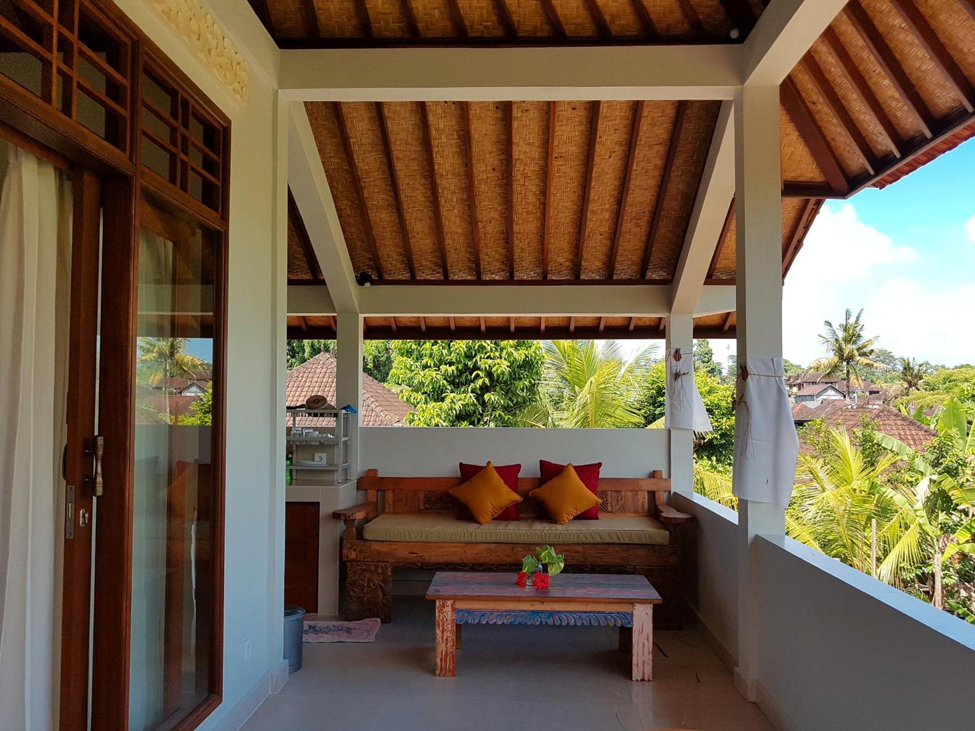 Santra Putra At Karja Art Space Guest house *