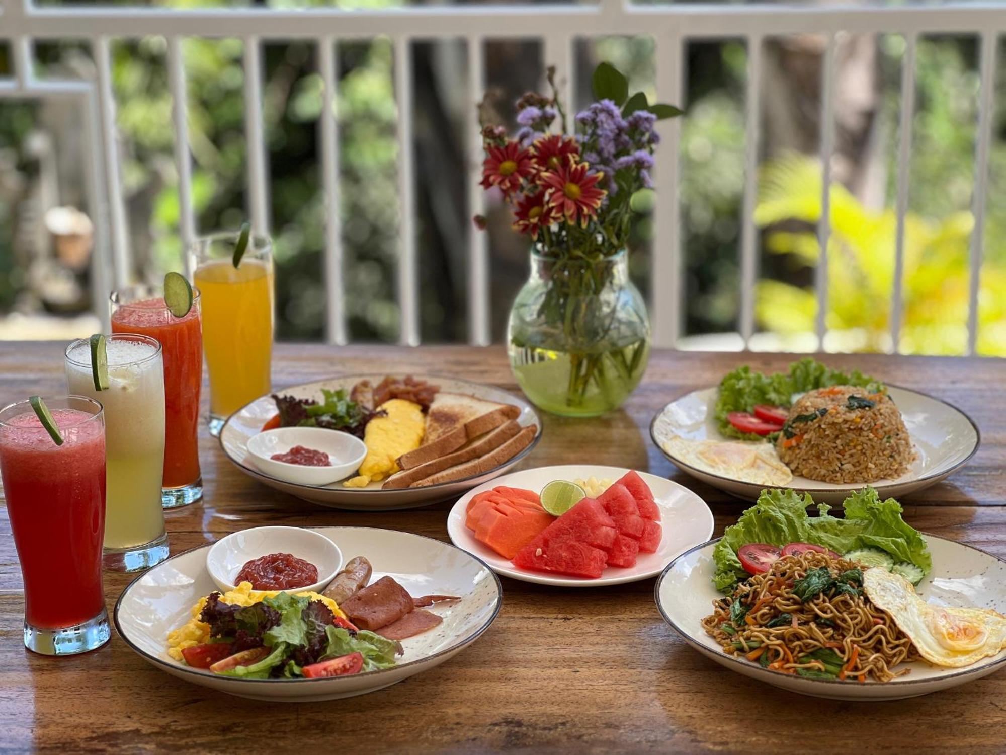 Hanaka Riverside Guest house