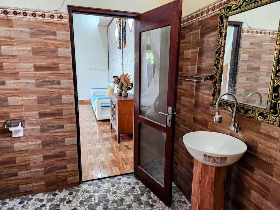2 - 2 Pools - Sleeps 9 Villa *