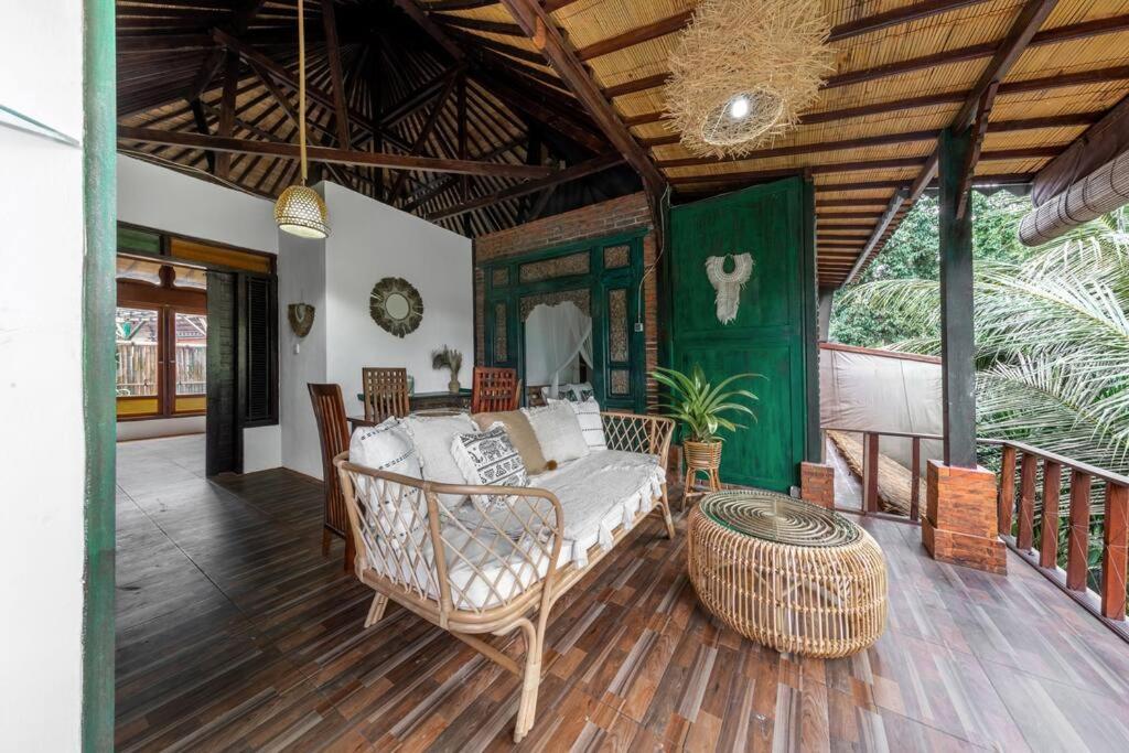 Villa Family Oasis, 2 Bedrooms, Shared Pool, Garden, Rice Field View Ubud (Bali)