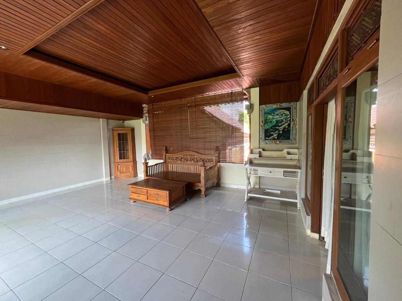 Thani House Guest house