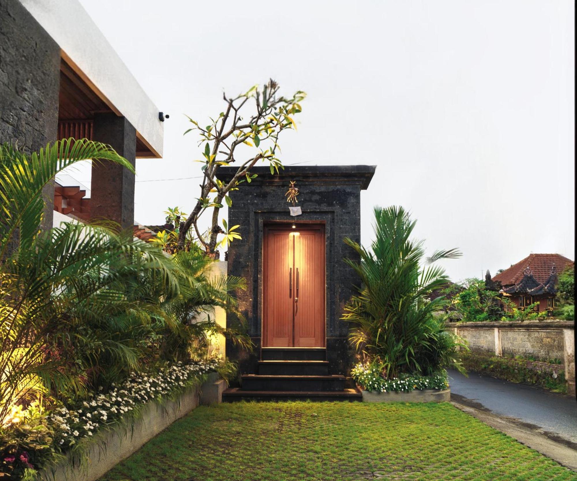 Kubera Villa Kemenuh By Prasi