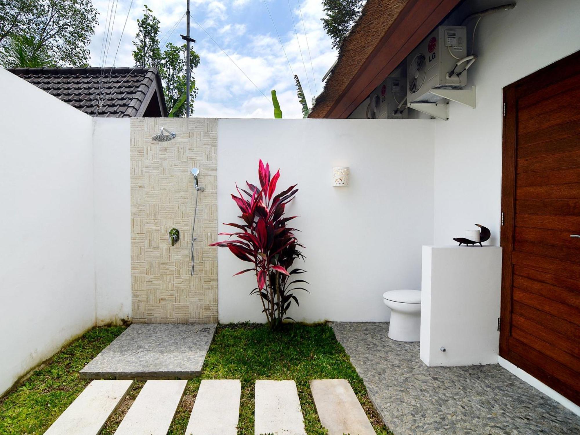 Villa Candi Kecil Empat