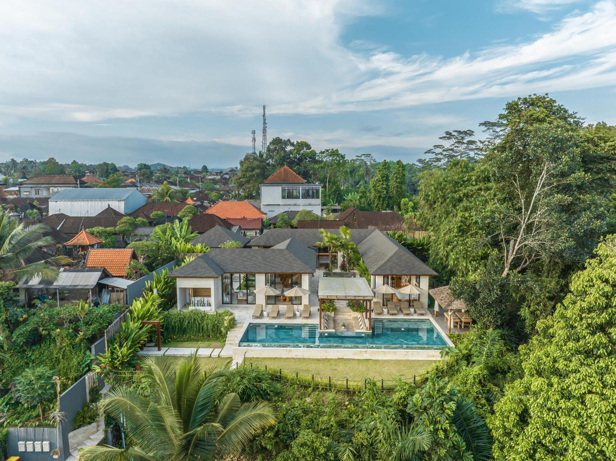 Rosita - Stunning 5br - Sauna, Gym, Rice Field Views Ubud