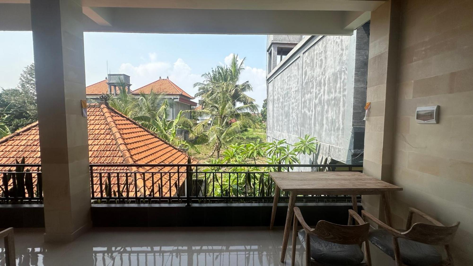 Nayndra House Homestay *