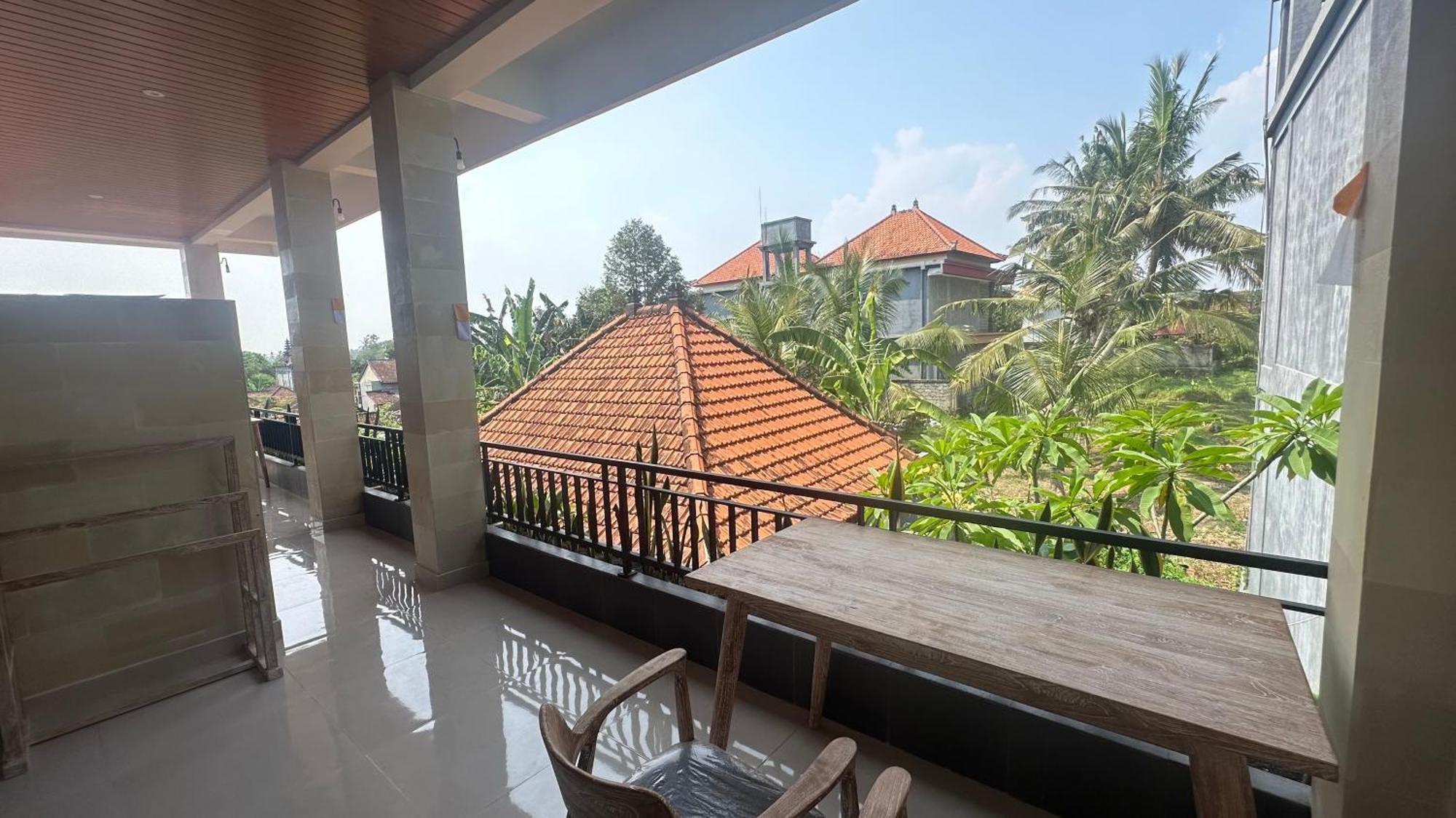 Homestay Nayndra House