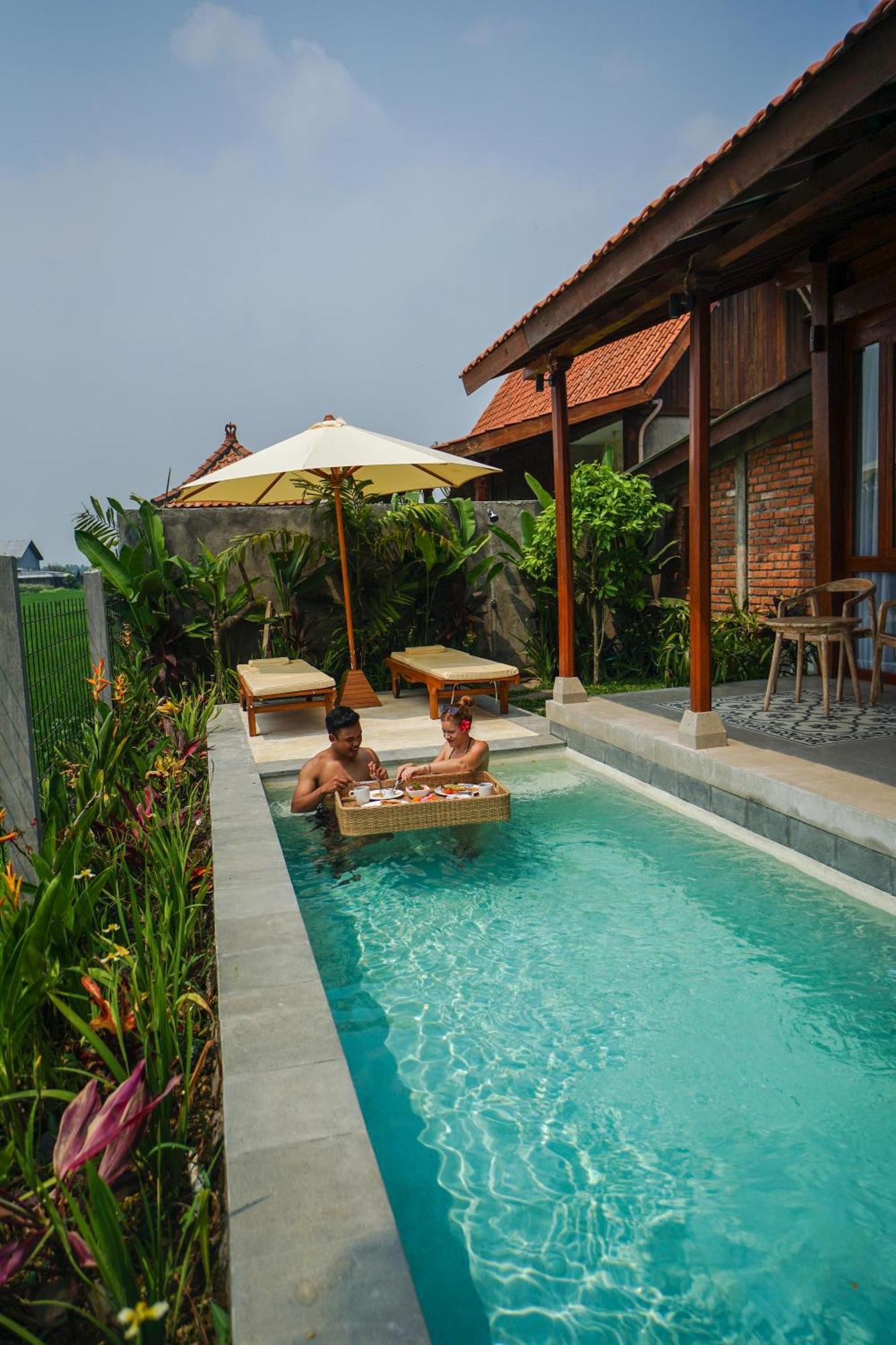Villa Rumah Tengah Sawah *